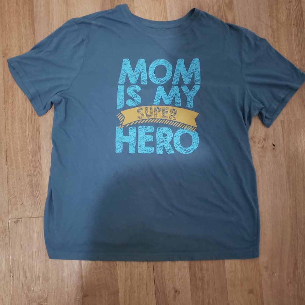 Unisex 'Mom is My Super Hero' T-Shirt